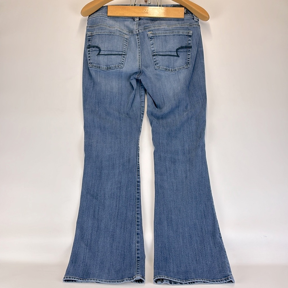 AMERICAN EAGLE Kick Boot Super Stretch Jeans Medium Wash Size 6 Short - Picture 2 of 6
